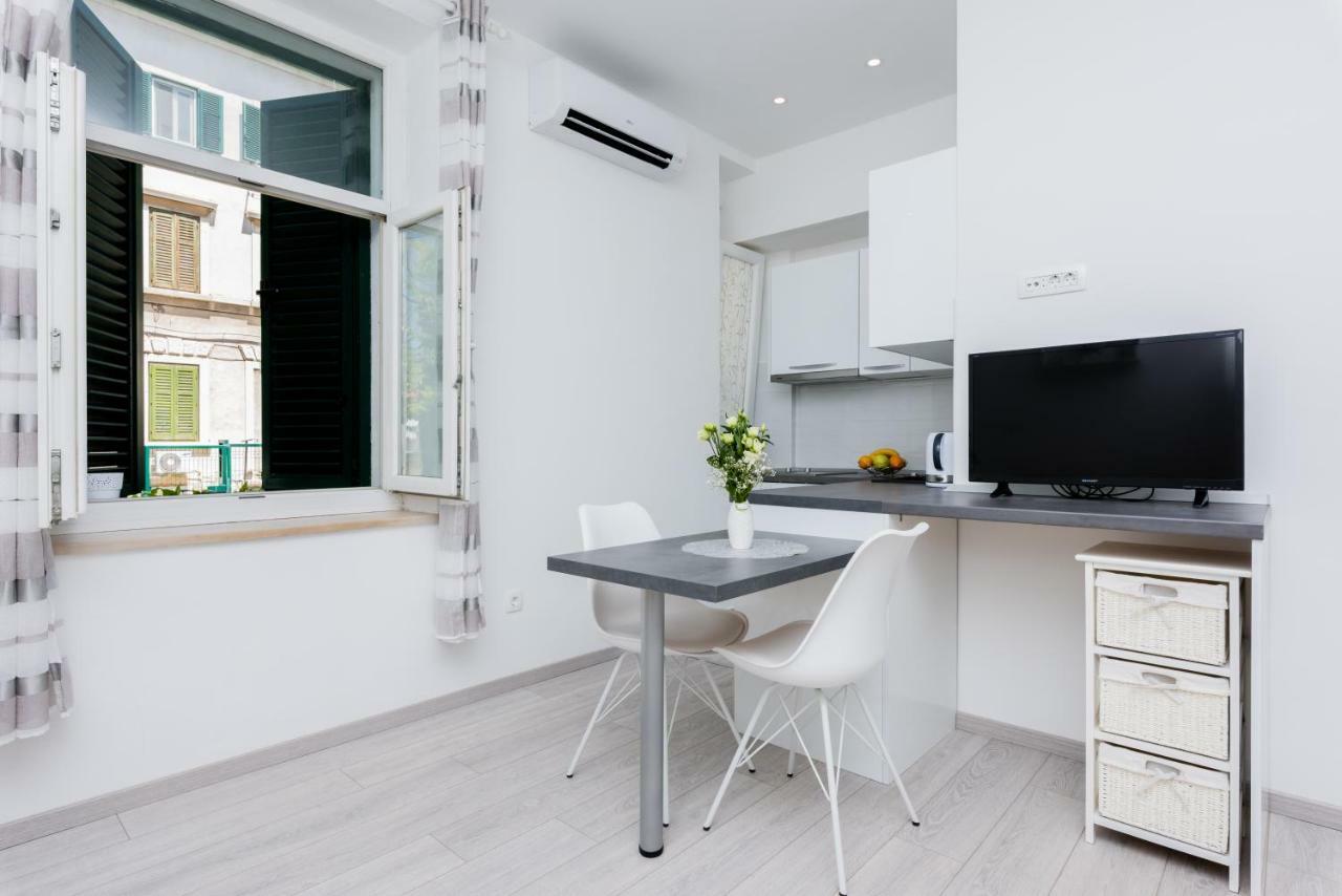 Apartment Matea Split Bagian luar foto